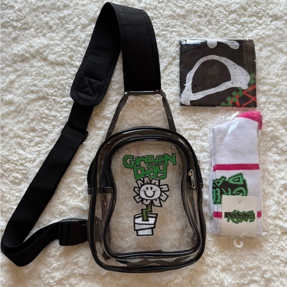 New Green Day 2025 Official VIP Merch Set – Clear Crossbody Bag, Bandana & Socks - Picture 9 of 9